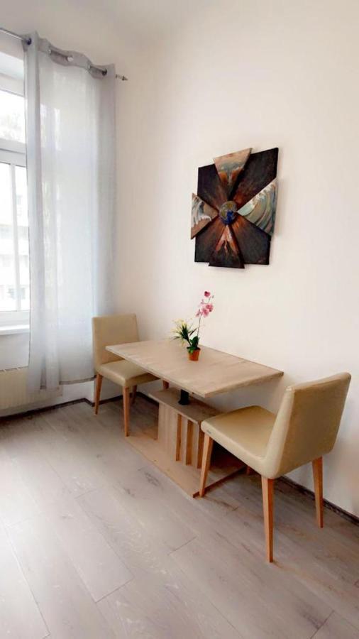 וינה Private Room In Shared Apartment Pr4-9 מראה חיצוני תמונה